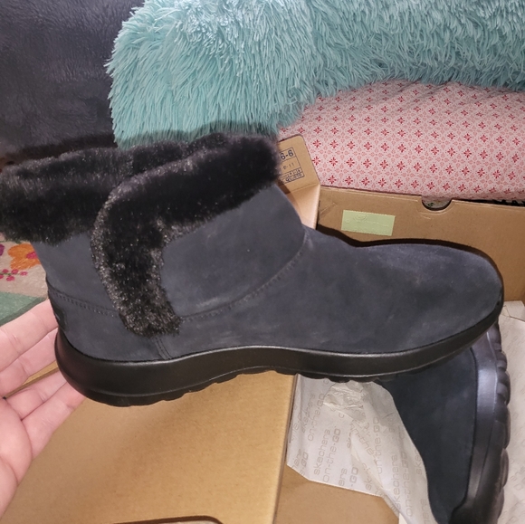 Skechers boots - Picture 4 of 4